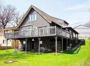 606 Kopmeier Dr, Pewaukee, WI 53072