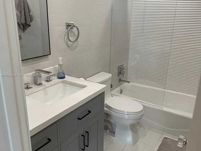 5005 Collins Ave #1525 — Photo 19