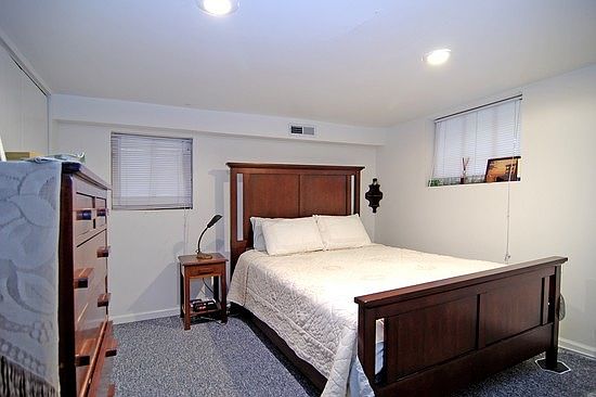 5th image of 1920 W Belle Plaine Ave #1