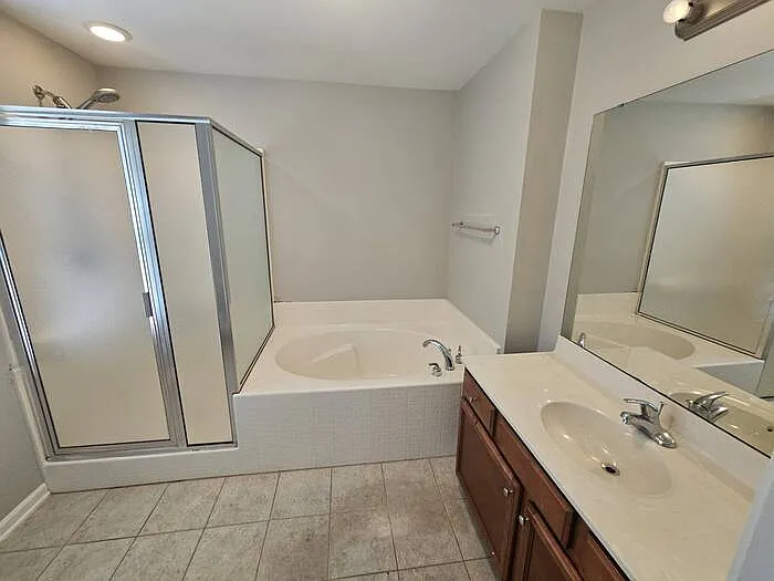 13 Crossbow Pl — Photo 4
