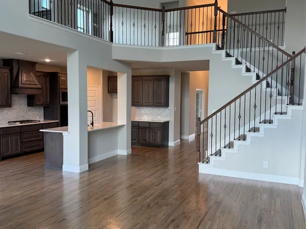 613 Red Maple Rd, Waxahachie, TX 75165