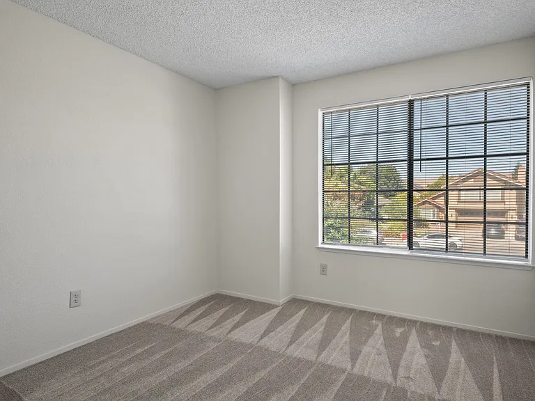 321 Brookshire Ct — Photo 30