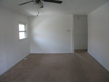 3rd image of 1721 N Hebron Ave