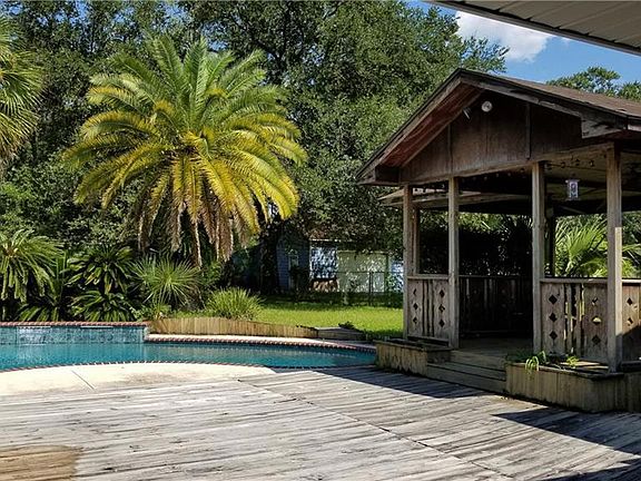 4th image of 58432 Park Dr