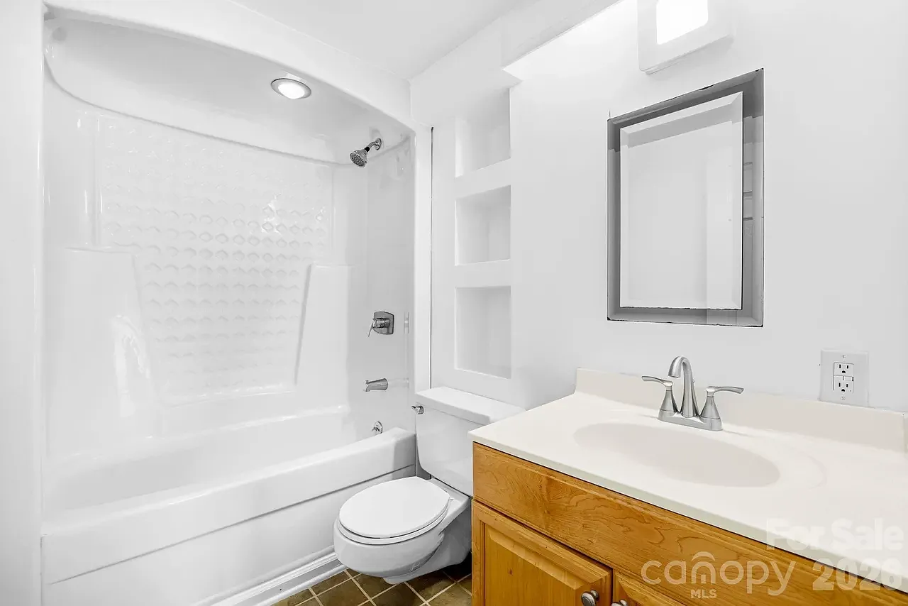 5 bed, 3415 sqft, $3,000 — Photo 3