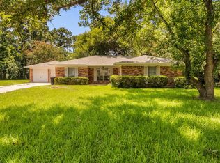 208 Garden Dr, Friendswood, TX 77546