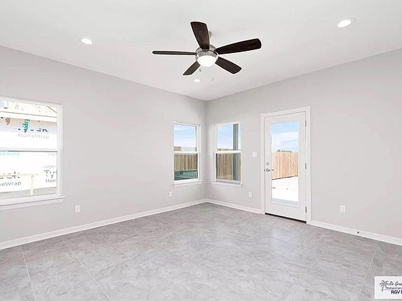 4th image of 2377 Grove Ln