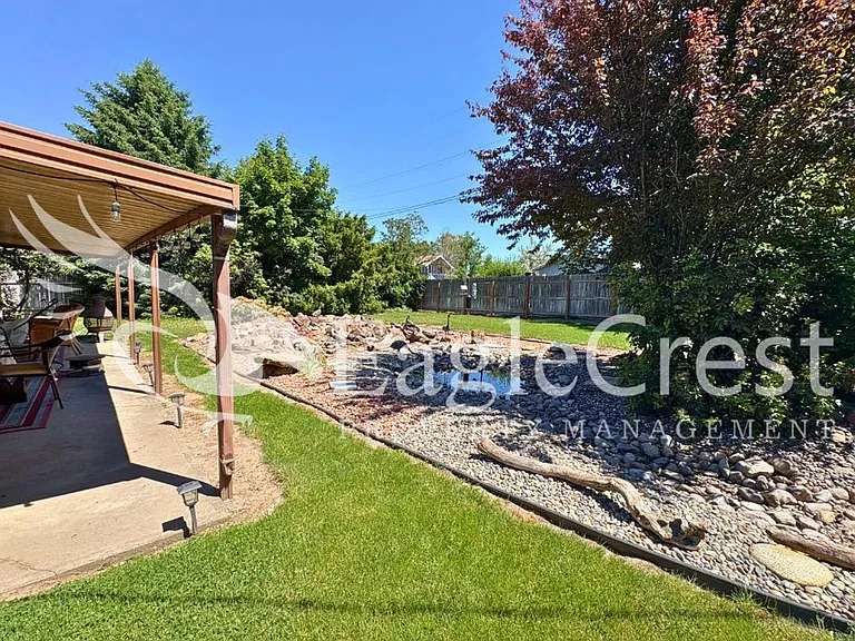 924 Shasta Dr — Photo 46