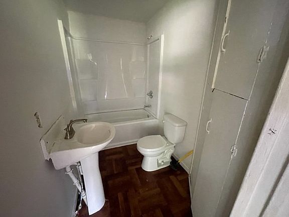 2nd image of 450 Lodge St