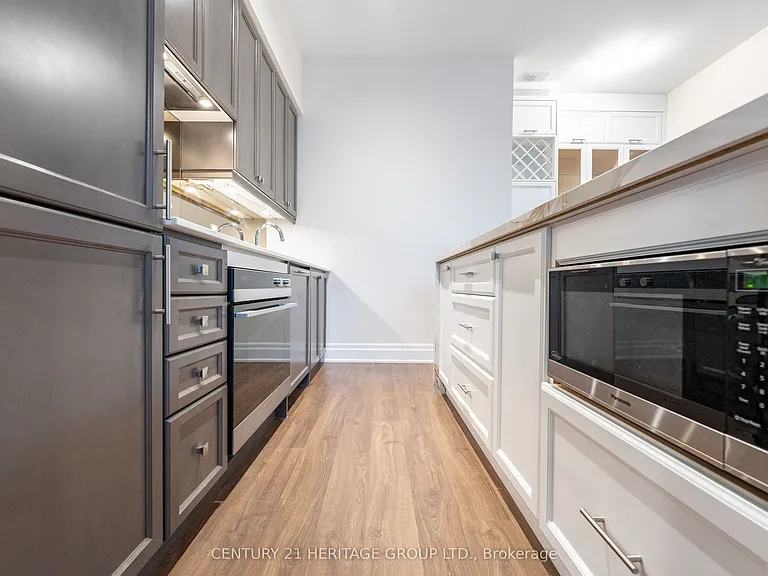 9075 Jane St #Penthouse 02 — Photo 18