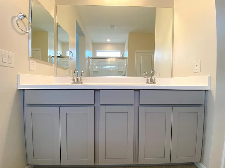 17832 W Daley Ln — Photo 10