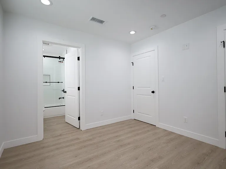 1308 E M St — Photo 13