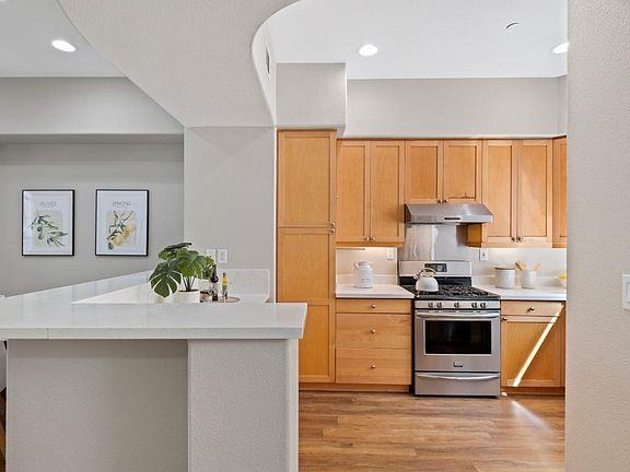 4th image of 52 Wind Song