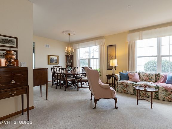 3rd image of 399 Longfield Ln
