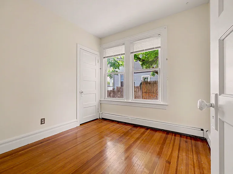 32 Chapel St — Photo 9
