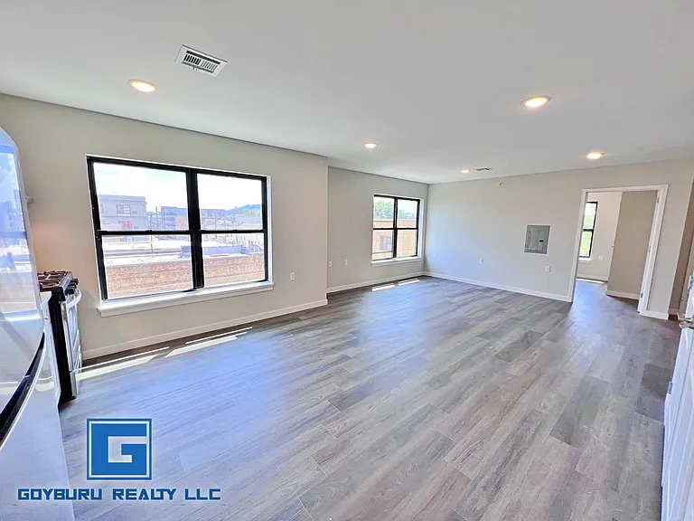53 Carroll St #201-204 — Photo 3