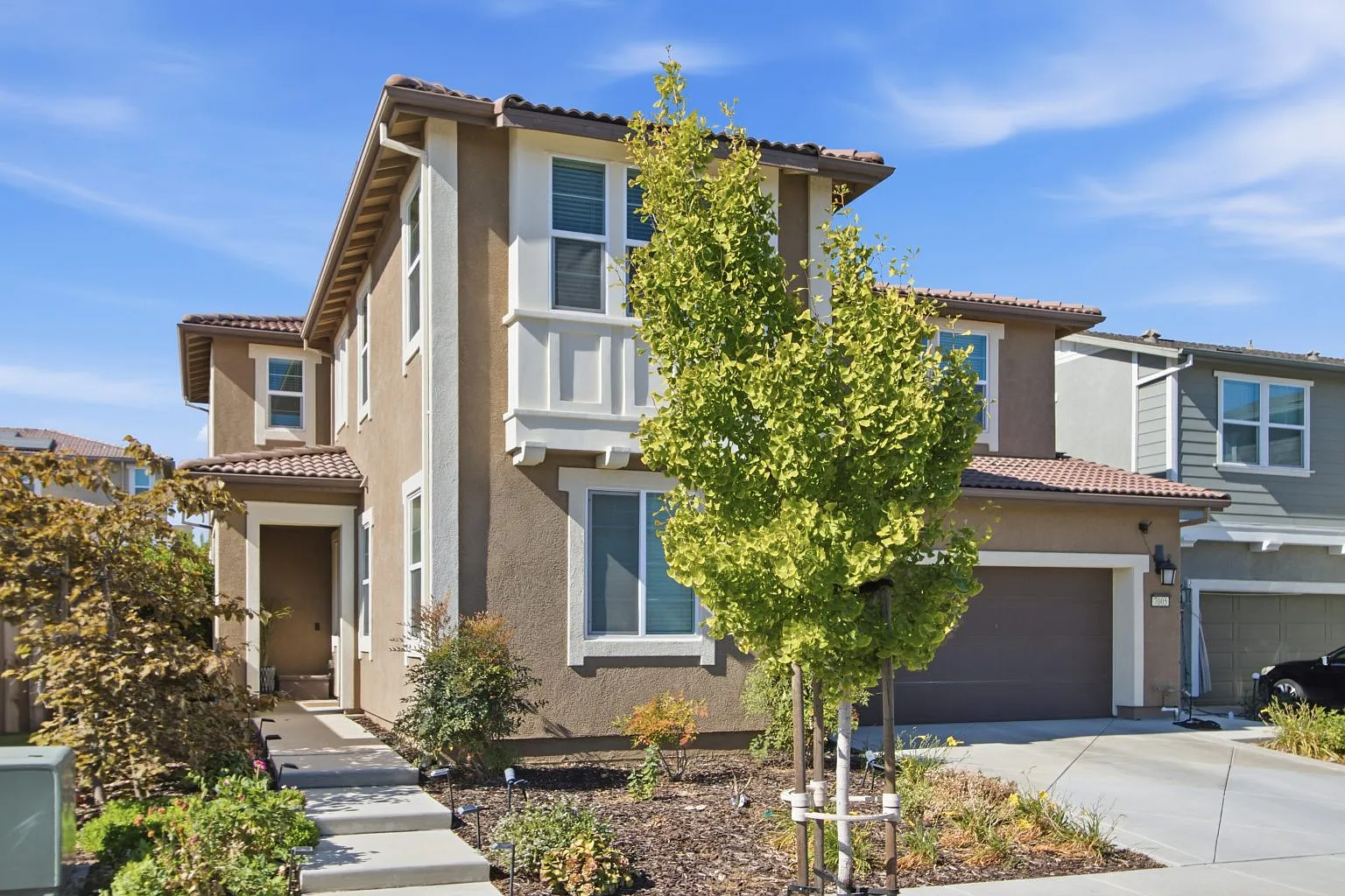 4 bed, 2749 sqft, $3,400 — Photo 3