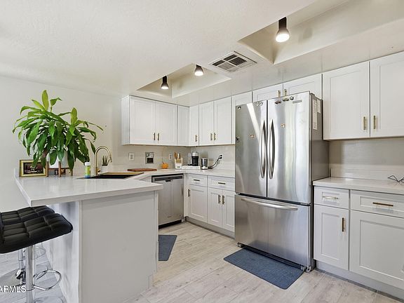2nd image of 4205 E LUDLOW Drive