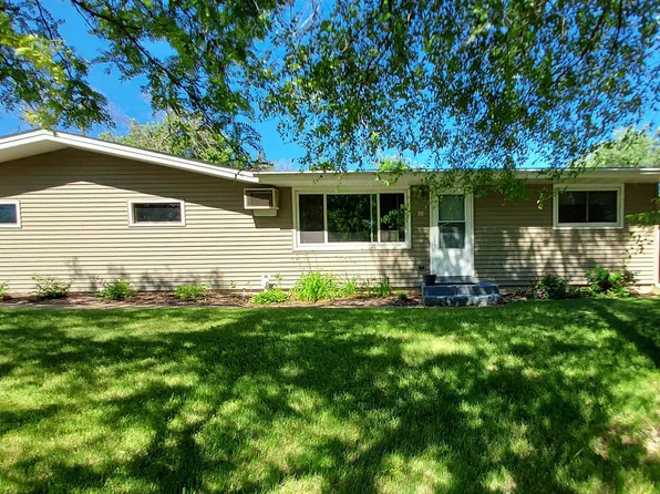 701 11th St, Hudson, WI 54016