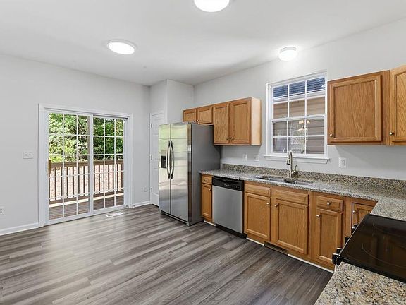 4th image of 2560 Banbury Ct