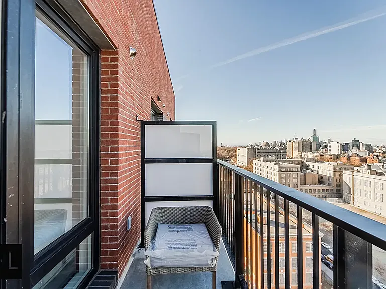 931 Carroll St #C1010 — Photo 8
