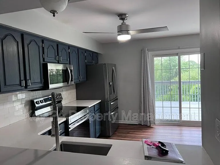 803 Bradford Ter — Photo 20