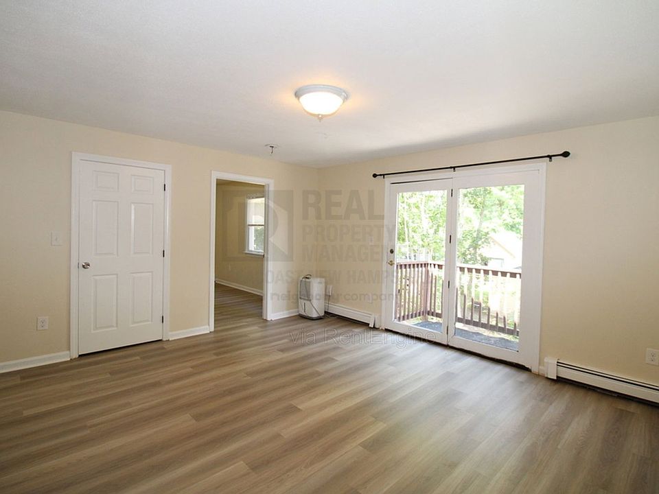 1st image of 11 Hickey St APT 3
