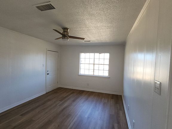 5th image of 1910 & 1911 S El Paso Ave #2