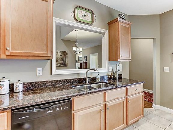 5th image of 3376 Darbyshireprivate Dr