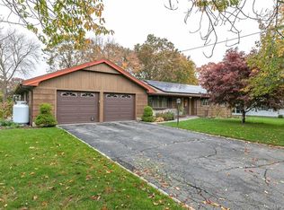 140 Oak Ridge Rd, Stratford, CT 06614