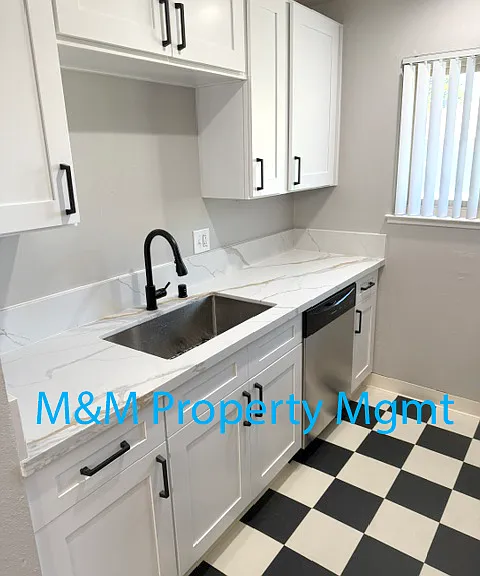 6221 Carlow Dr #4 — Photo 4