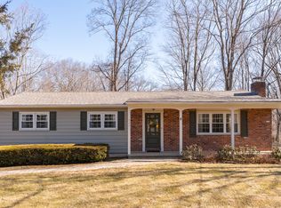 905 Little Meadow Rd, Guilford, CT 06437