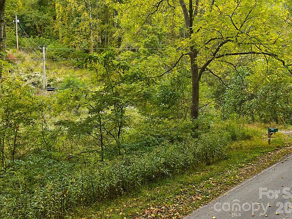 3rd image of 348 Chandler Creek Rd