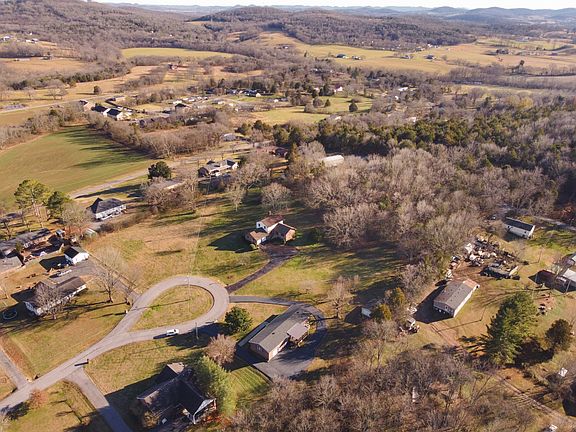 3rd image of 174 Circle Dr