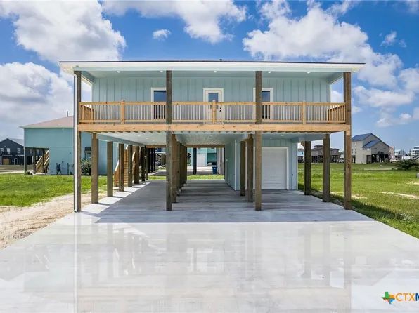 74 Whooping Crane St, Port O Connor, TX 77982