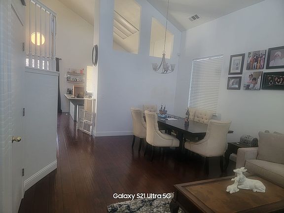Guest Dinning area/ living room