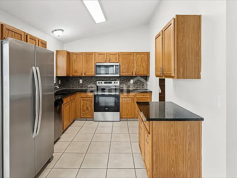 5545 Stevens Dr — Photo 3