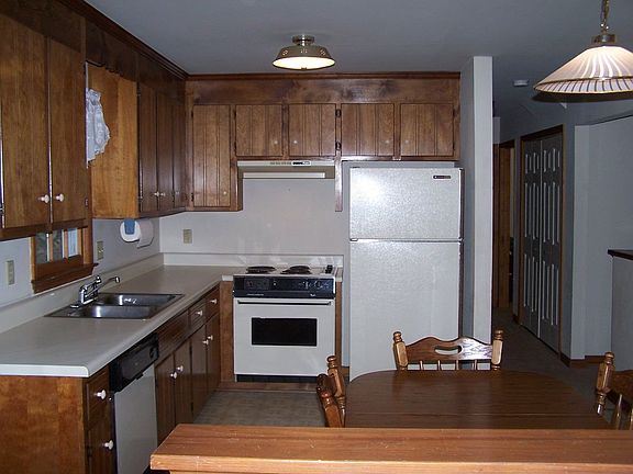 3rd image of 8212 Stone River Ct
