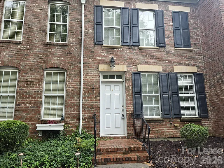 109 Chawton Ln — Photo 1