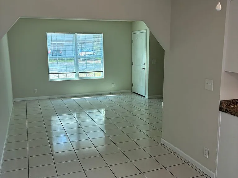 695 Douglas Dr #C — Photo 4