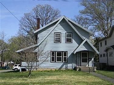 4th image of 1705 Edgewood St NE