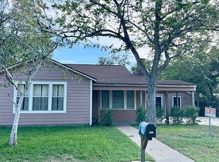 509 4th St #C, Cuero, TX 77954