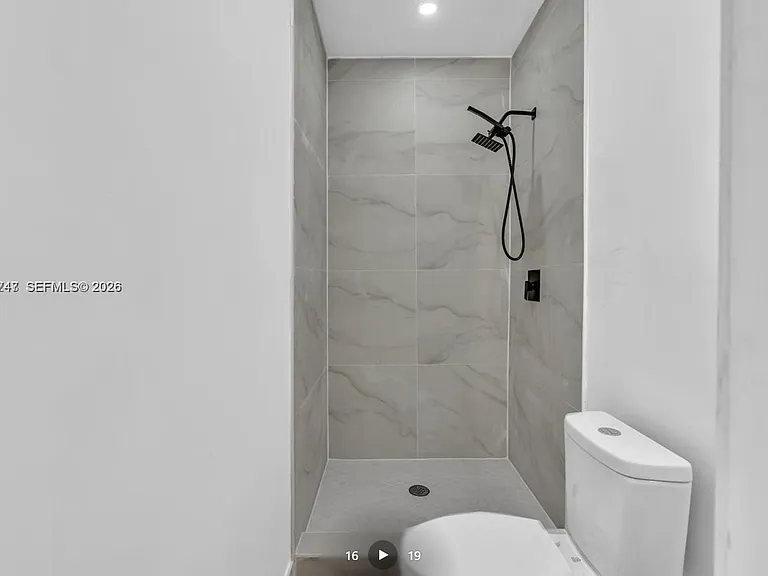709 SW 4th Ct #2 — Photo 5