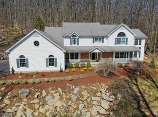 914 Mountain View Rd, Asbury, NJ 08802