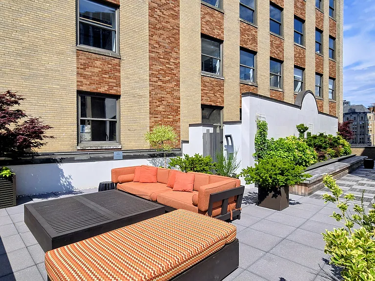 40 Broad St #19E — Photo 9