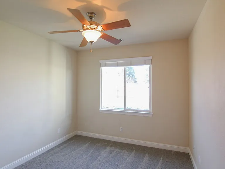 620 San Gabriel St — Photo 14