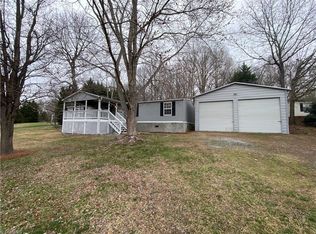 283 Grove Ct, Thomasville, NC 27360