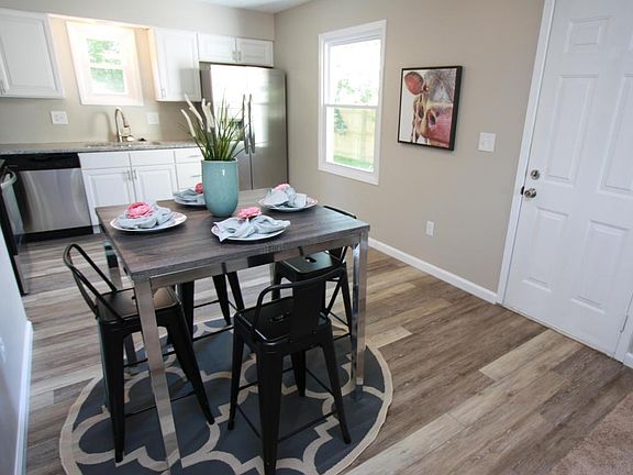 4th image of 1295 Maple Park Dr