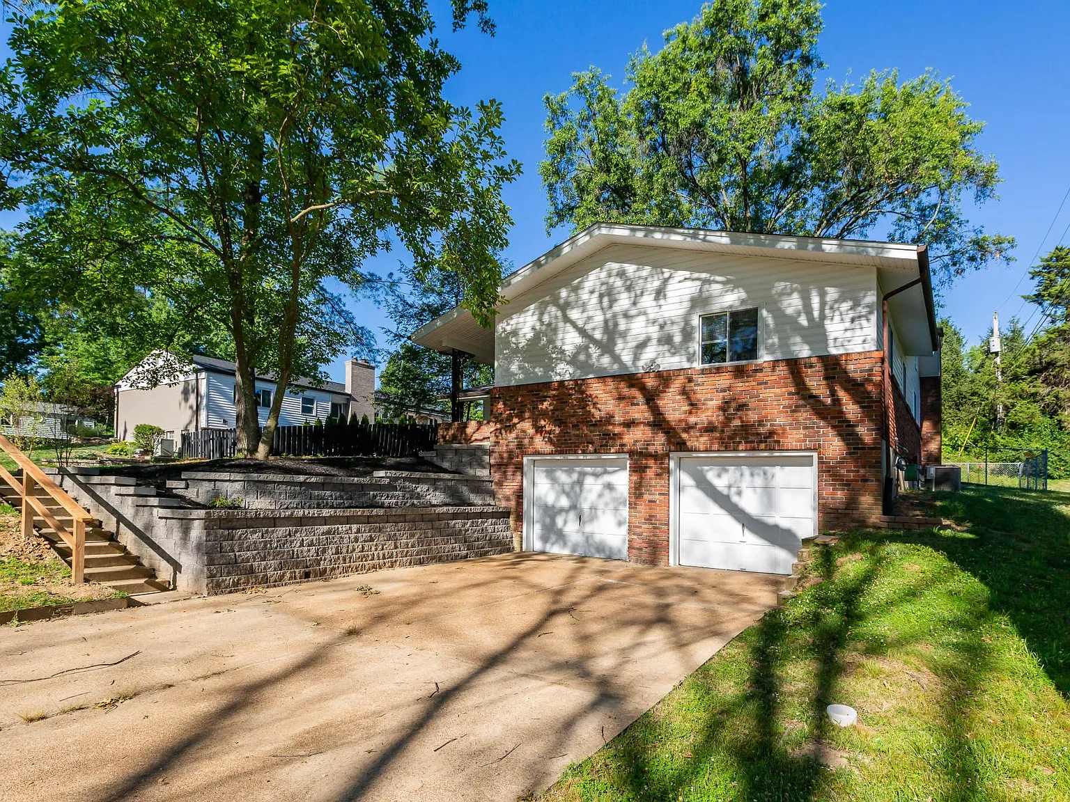 4 bed, 2072 sqft, $3,500 — Photo 3