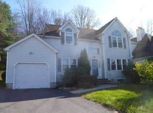 8 Warren Dr, Seymour, CT 06483